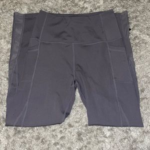Spandex material leggings, have mesh at the bottom, has pockets!